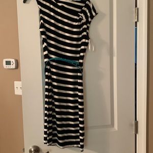 Calvin Klein black and white dress! Size 4